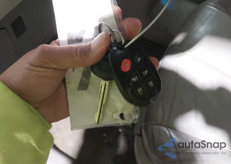 2014 Toyota Sienna Xle V6 8 Passenger from USA, damaged, VIN 5TDYK3DC0ES416475